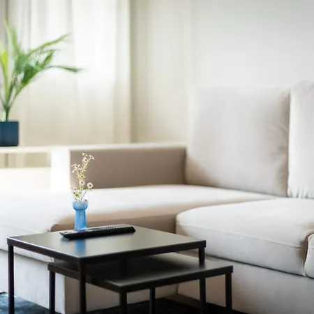 Apartment Blu -modern Interior Design In Centre- Close To Hbf & Uni