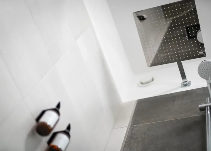 Blu -modern Interior Design In Centre- Close To Hbf & Uni *