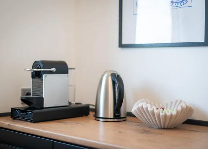 Blu -modern Interior Design In Centre- Close To Hbf & Uni Apartman *