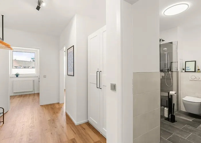 Blu -modern Interior Design In Centre- Close To Hbf & Uni *